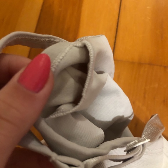 White sports bra - Picture 3 of 5